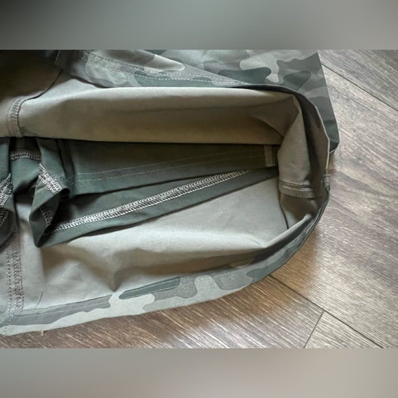 Eddie Bauer Green Camouflage Casual Skirt w Built In Shorts. Size 10 NWOT! - Picture 5 of 12